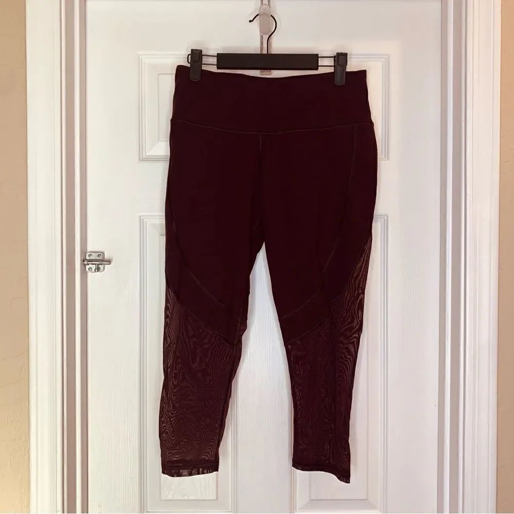 Victoria Sport Knockout Leggings Size Medium Maroon